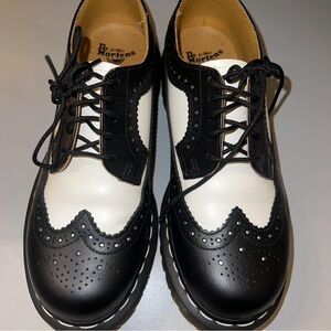 Dr. Martens brogues size 8 women’s